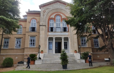 01_main_facade_holy_trinity_hill