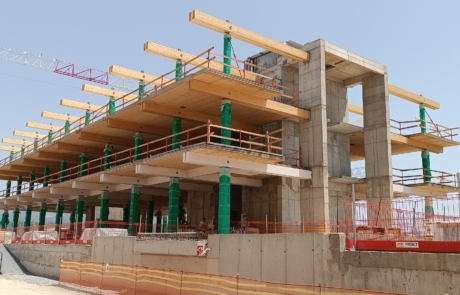 03_timber_frame_cantilevered_beams