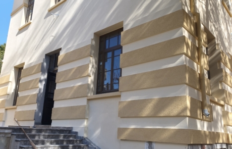 09_restored_facade_entrance_stair